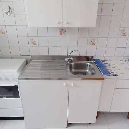 N14 Trilocale Con Terrazzo * Нумана